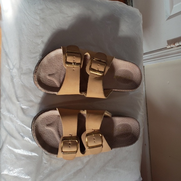 Sandals - Picture 3 of 3